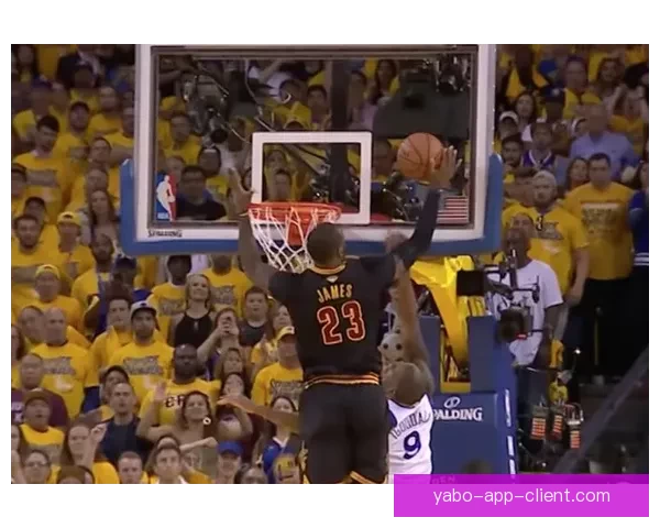 詹姆斯回顾生涯三大高光瞬间世纪封盖扣翻特里东决入选
